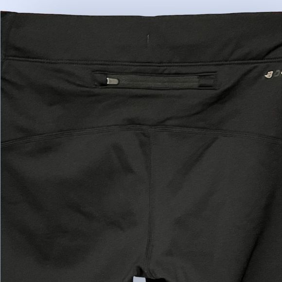 New Balance size M leggings with great geo- design and reflective strips EUC - Picture 9 of 14